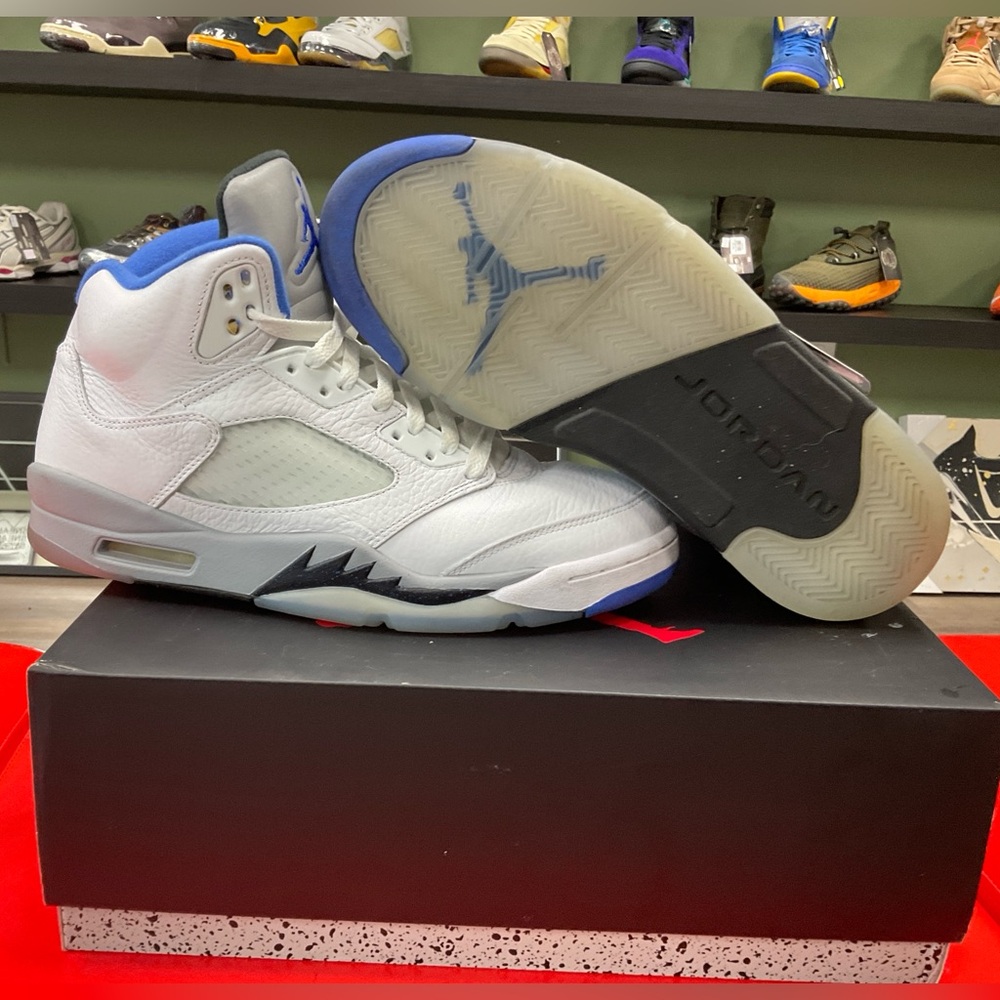 AIR JORDAN 5 RETRO STEALTH SZ 9.5 USED